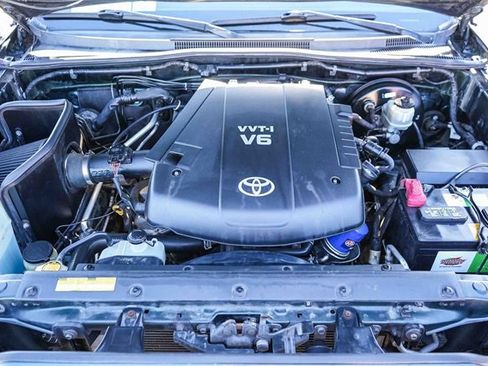 Used 2011 Toyota Tacoma PreRunner image 27