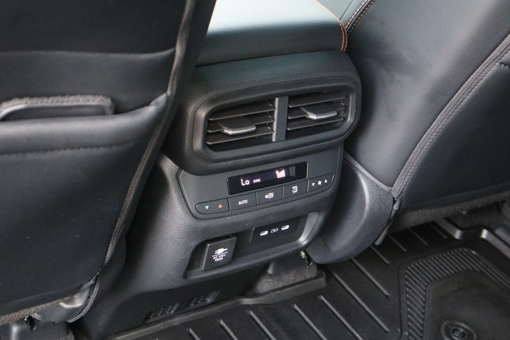 Used 2025 Honda Pilot TrailSport image 25