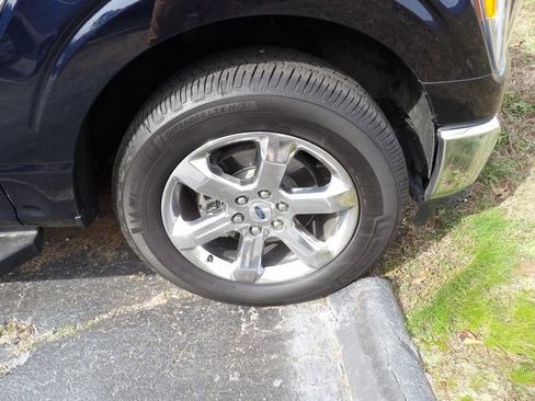 Used 2021 Ford F150 Lariat image 12