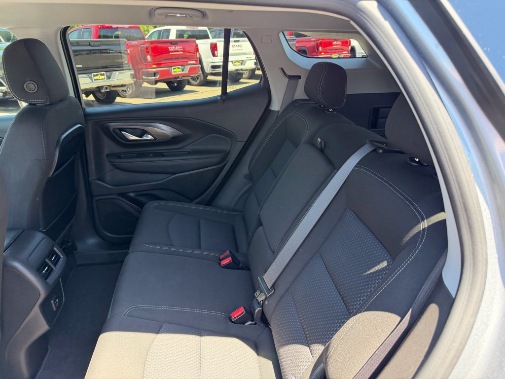 Certified 2023 GMC Terrain SLE w/ Driver Convenience Package AWD/4WD image 9