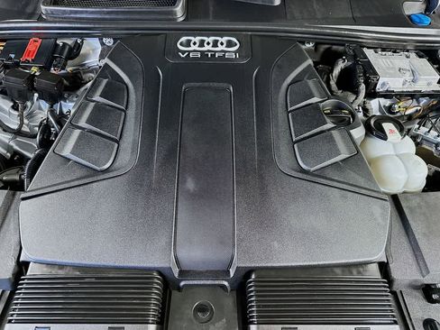 Used 2018 Audi Q7 3.0T Prestige AWD/4WD image 9