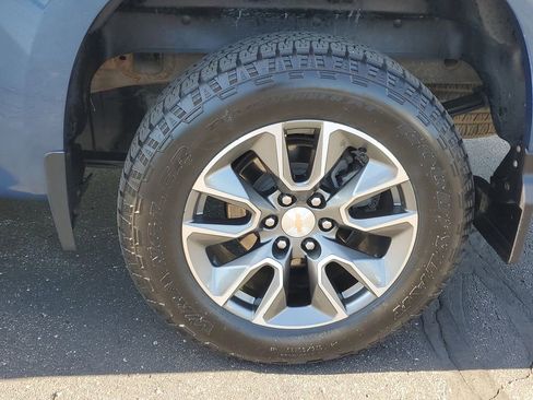 Used 2024 Chevrolet Silverado 1500 LT AWD/4WD image 5