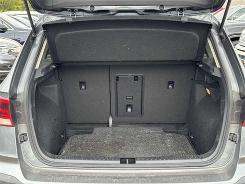 Used 2022 Volkswagen Taos SE w/ Panoramic Sunroof Package image 10