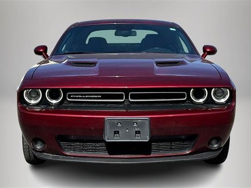 Used 2019 Dodge Challenger SXT w/ Driver Convenience Group image 3
