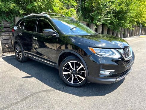 Used 2018 Nissan Rogue SL w/ Premium Package image 4