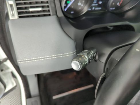 Used 2017 Land Rover Range Rover Evoque SE Premium image 21