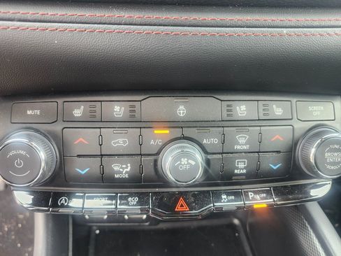 Used 2023 Dodge Durango GT image 9