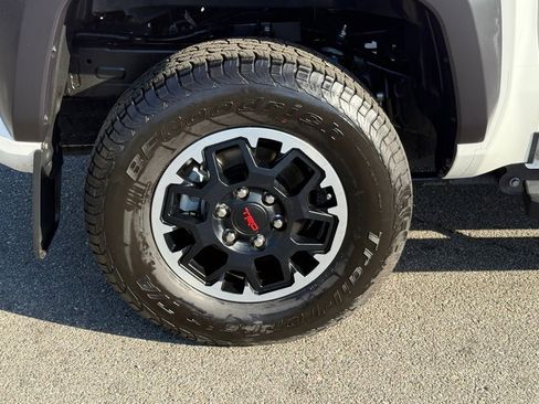 Certified 2024 Toyota Tacoma TRD Off-Road AWD/4WD image 13