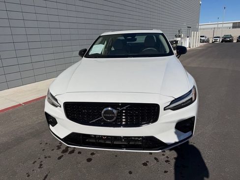 Used 2024 Volvo S60 B5 Core FWD image 4