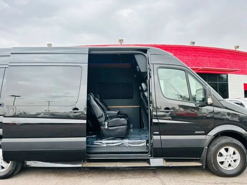 Used 2014 Mercedes-Benz Sprinter 2500 image 44