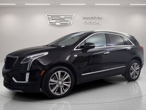 Used 2025 Cadillac XT5 Premium Luxury image 3