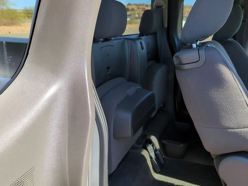 Used 2013 Nissan Frontier S image 24