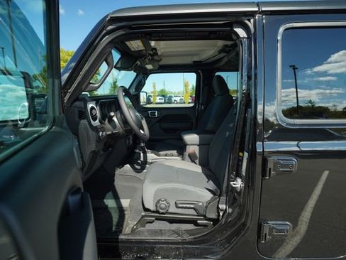 New 2025 Jeep Gladiator Sport image 12