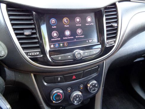 Used 2018 Chevrolet Trax LS image 20