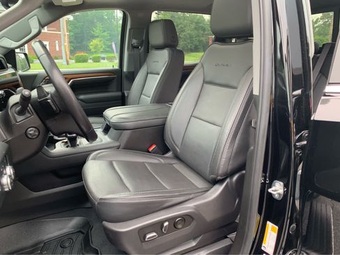Used 2023 GMC Sierra 1500 Denali w/ Technology Package AWD/4WD image 12