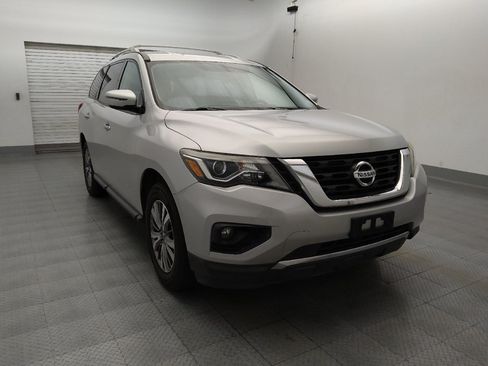 Used 2018 Nissan Pathfinder SV AWD/4WD image 13