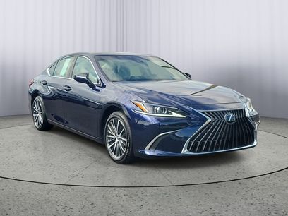 Certified 2025 Lexus ES 350 w/ Premium Package