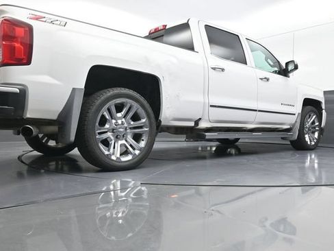 Used 2018 Chevrolet Silverado 1500 LTZ Z71 w/ LTZ Plus Package AWD/4WD image 37
