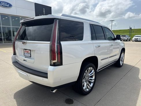 Used 2017 Cadillac Escalade Premium Luxury AWD/4WD image 33