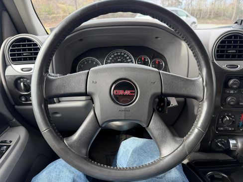 Used 2005 GMC Envoy SLE image 11