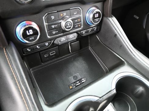 Used 2022 GMC Yukon XL AT4 w/ AT4 Premium Package image 35