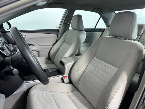 Used 2015 Toyota Camry LE FWD image 13
