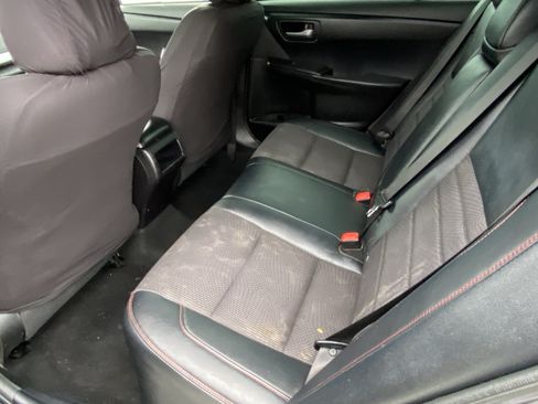 Used 2016 Toyota Camry SE FWD image 22