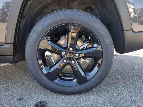 New 2026 Jeep Grand Cherokee Limited image 11