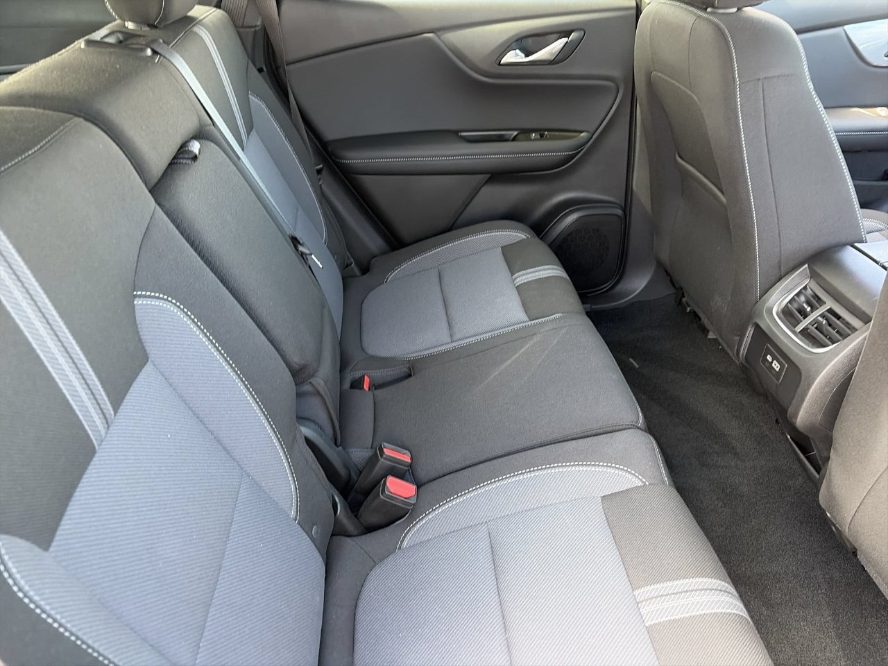 Used 2024 Chevrolet Blazer LT FWD image 12