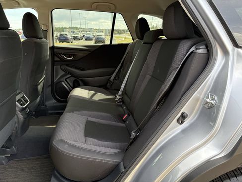 Used 2025 Subaru Outback Premium AWD/4WD image 31