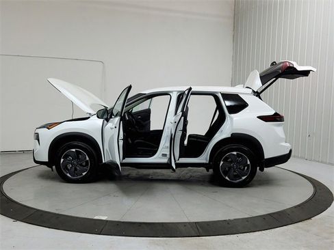 New 2026 Nissan Rogue SV image 12