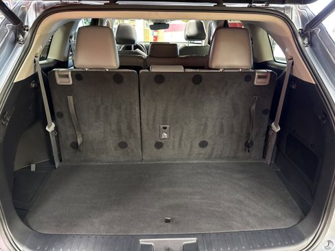 Used 2021 Toyota Highlander XLE image 23