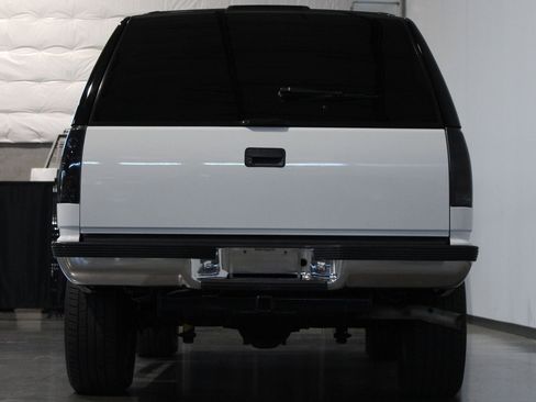 Used 1999 Chevrolet Tahoe 4WD 2-Door w/ Skid Plate Pkg image 28