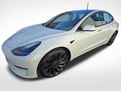 Used 2022 Tesla Model 3 Performance image 3