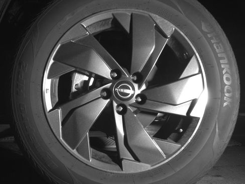 Used 2025 Nissan Rogue SV image 12