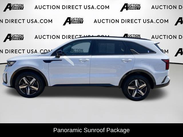 Used 2023 Kia Sorento EX w/ Panoramic Sunroof Package FWD image 3