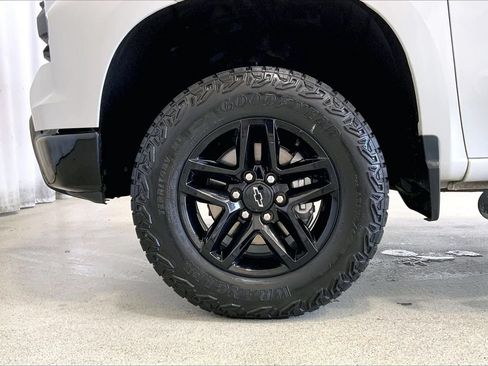 Used 2024 Chevrolet Silverado 1500 Custom Trail Boss AWD/4WD image 8