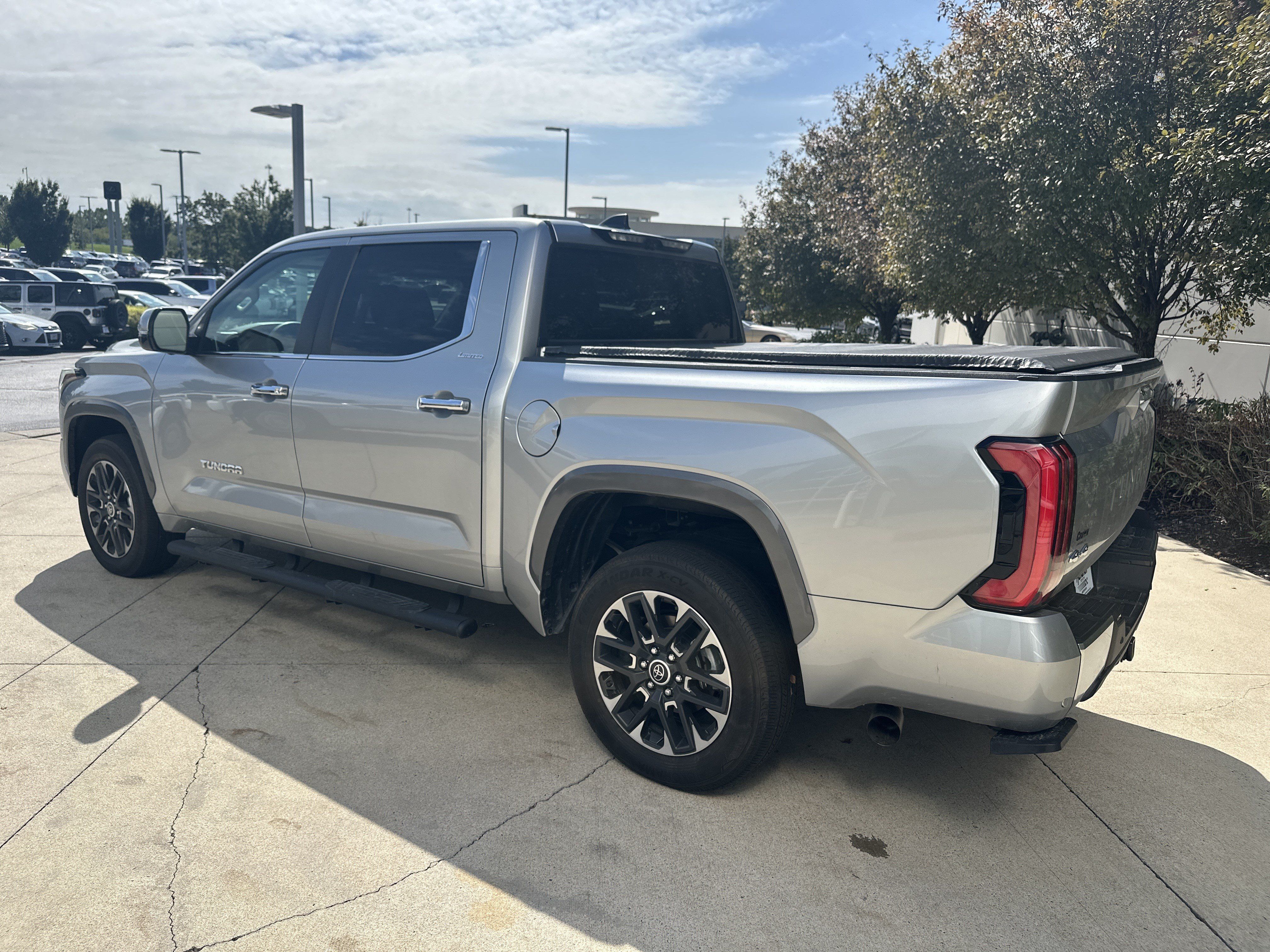 Used 2024 Toyota Tundra Limited AWD/4WD image 7