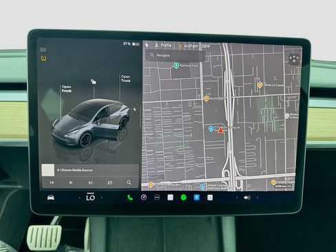 Used 2022 Tesla Model Y Performance AWD/4WD image 9