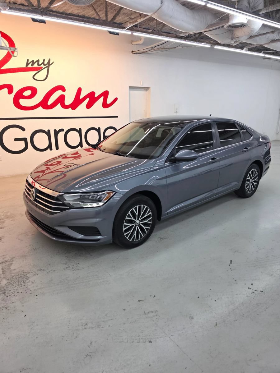 Used 2020 Volkswagen Jetta SE w/ SE Cold Weather Package FWD image 2