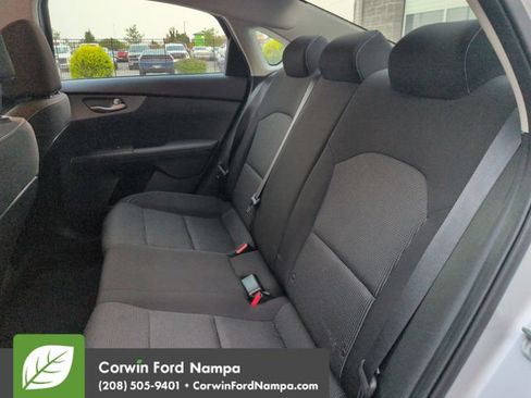 Used 2019 Kia Forte LXS FWD image 26
