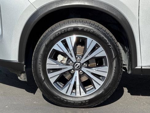 Certified 2023 Nissan Rogue SV image 32