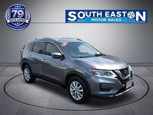 Used 2018 Nissan Rogue SV FWD image 2