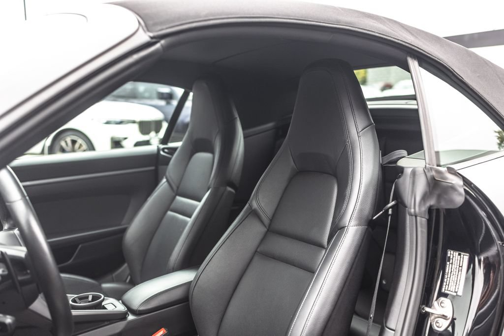 Used 2025 Porsche 911 Carrera w/ Premium Package RWD image 14