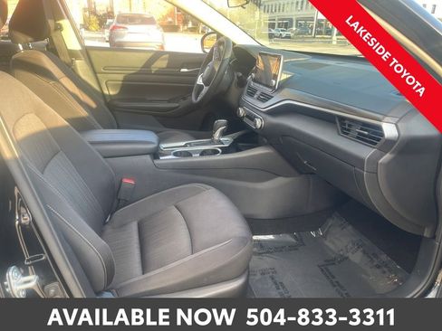 Used 2024 Nissan Altima 2.5 SV image 17