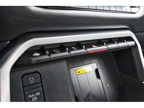 Used 2023 Toyota Tundra Platinum AWD/4WD image 25