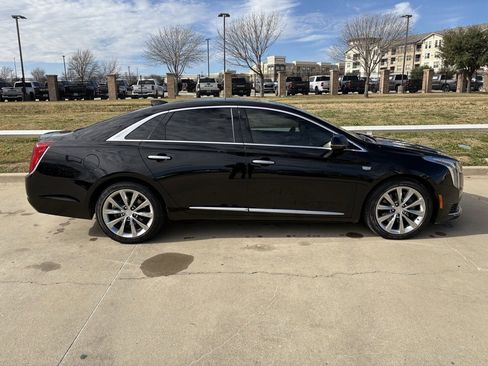 Used 2019 Cadillac XTS image 3