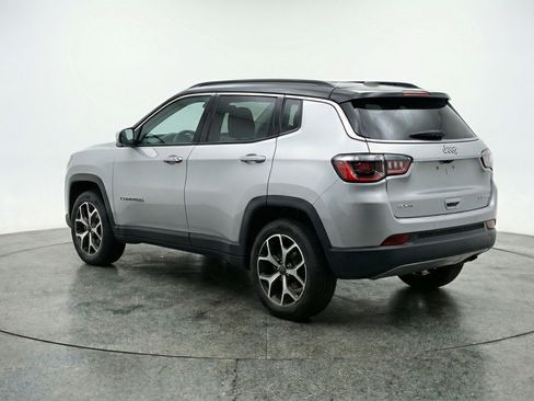 Used 2025 Jeep Compass Limited image 6