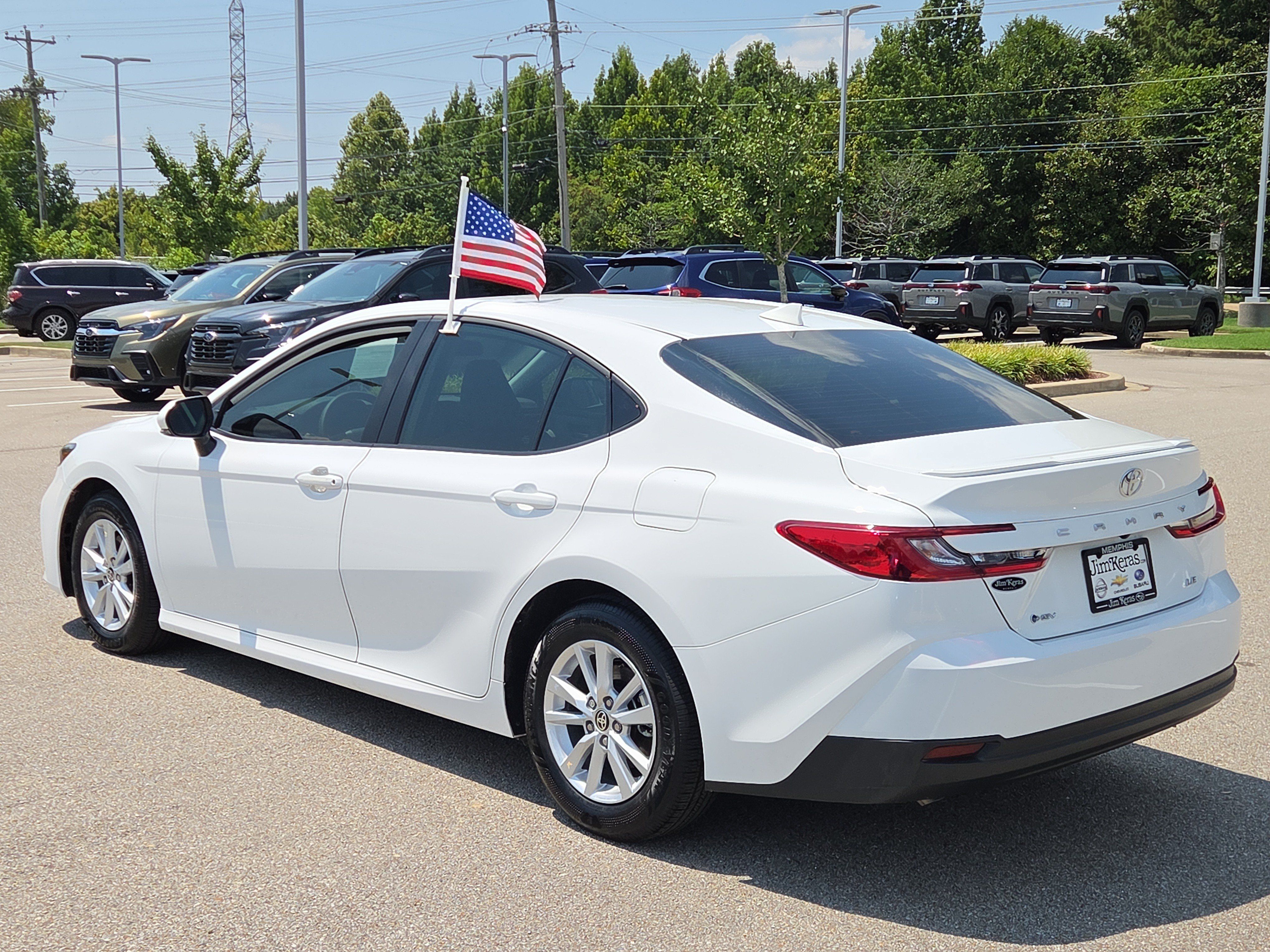 Used 2025 Toyota Camry LE FWD image 5