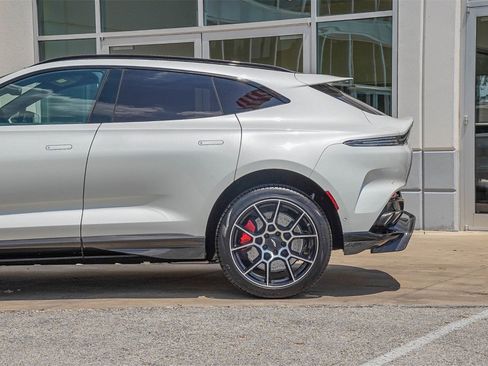 New 2025 Aston Martin DBX 707 image 21